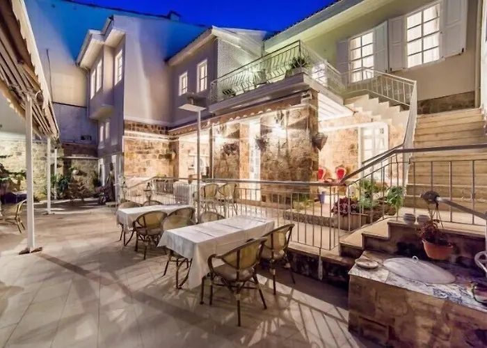Lavin Suites Hotel